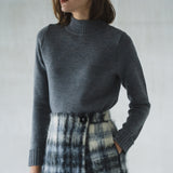 Roll-up semi-cropped knit