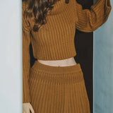 Turtleneck straight sleeve sweater