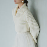 Turtleneck straight sleeve sweater