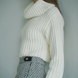 Turtleneck straight sleeve sweater